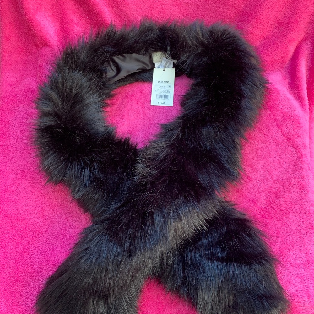 Elegant Black Faux Fur Boa